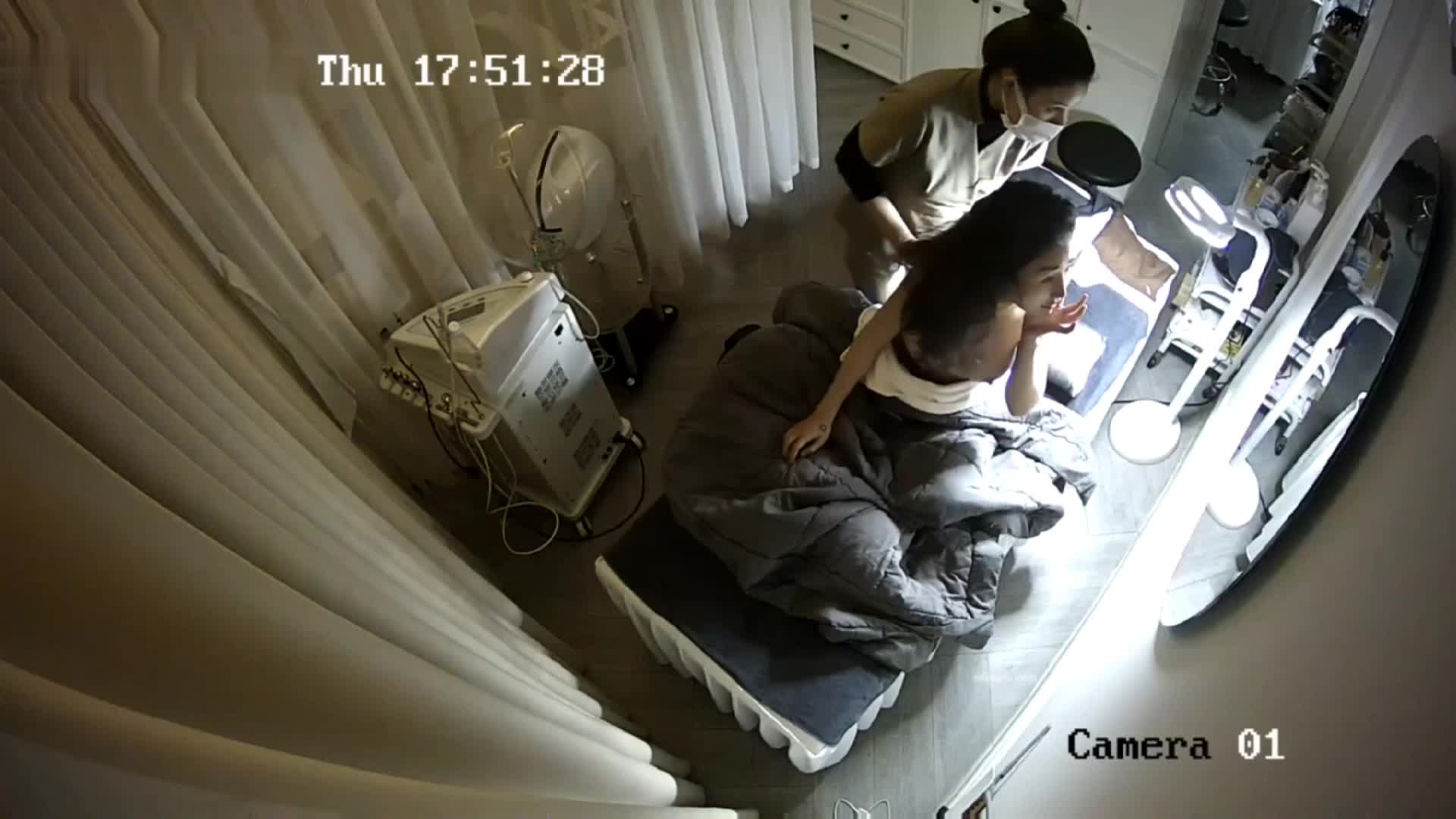 黑客破解 越南高端整形美容护理中心监控摄像头 偷拍来做乳房阴道护理的高贵气质名媛富姐78分钟