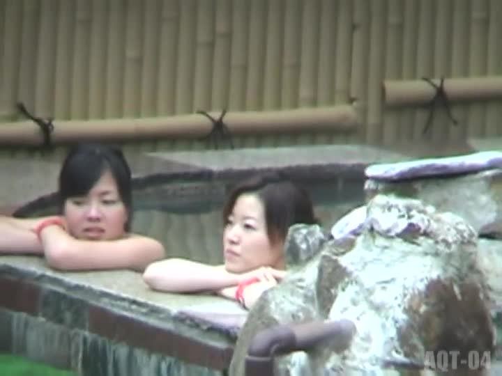 日本温泉会所偷拍各种美女少妇洗澡，赤身裸体的美乳，倒三角的黑森林 129部