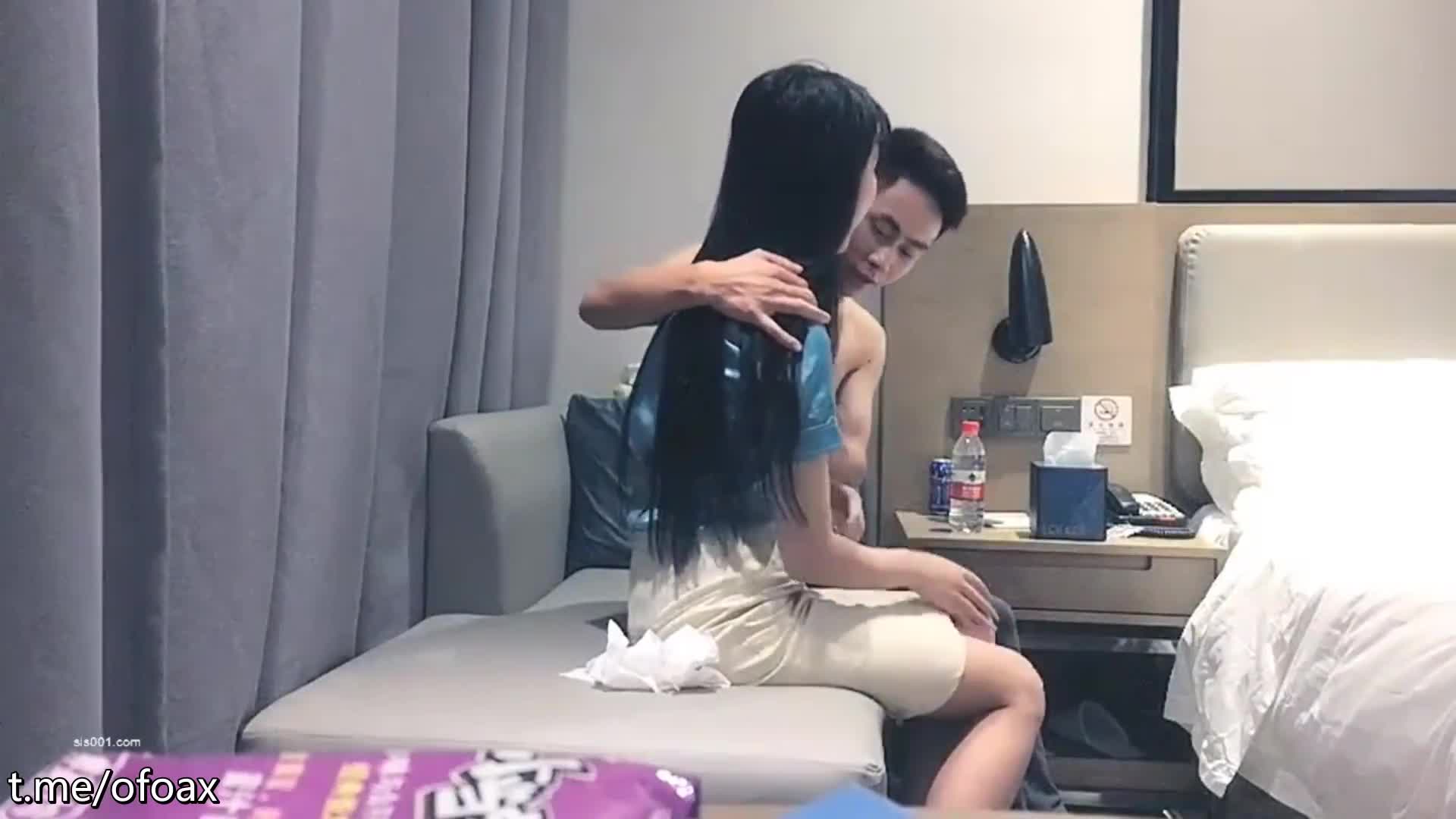 #熟女  #少妇  #探花  漂亮美女_你太厉害了啊啊老公不行了操死了_身材苗条逼毛浓密_被小哥哥狂力猛怼_套子都操破了