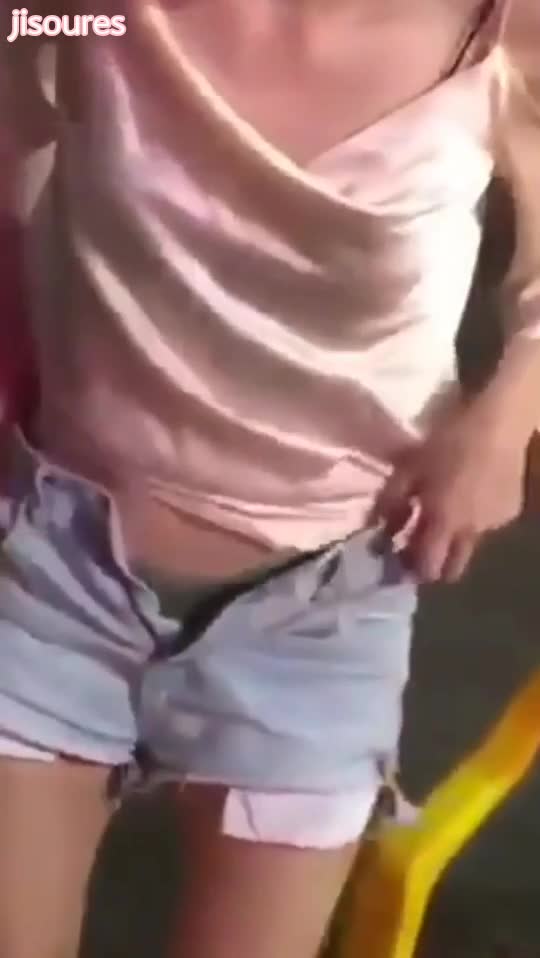 餐桌上开放的骚人妻 #乱伦 #勾引 #人妻>>>进入搜索群,搜索随机触发