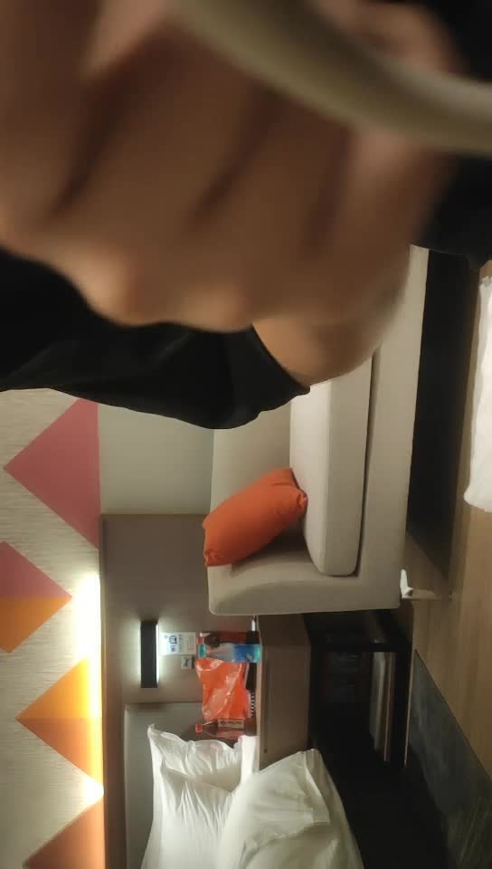 #熟女 #阿姨 玩风骚轻熟女激情啪啪，迫不及待揉揉抱抱，开档肉丝自慰调情，大屁股骑乘猛操