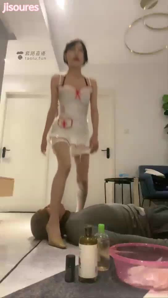 女王伊茜 直播 调教 男奴