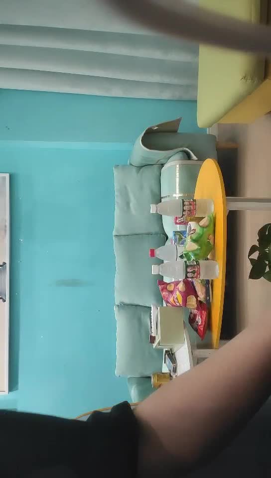#熟女 #少妇 40岁人妻，酒精刺激下，小伙兄弟俩开干，风骚妩媚，骚姐姐浪劲十足，超清画质