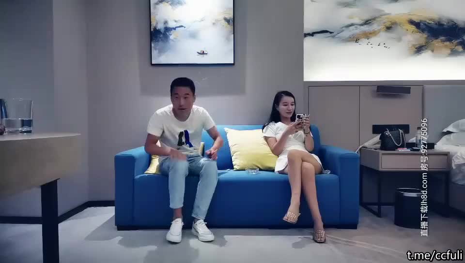 #熟女  #探花 白衣长腿妹子，跪着舔弄穿上黑丝口交骑乘猛操，苗条身材非常诱人