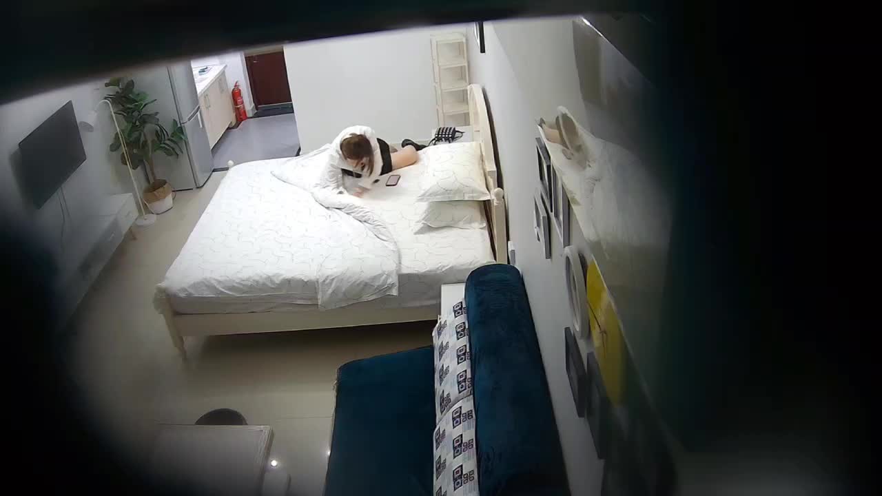 酒店偷拍 气质美女地产中介幽会准备买房的大客户 口活好好侍候一番 被草