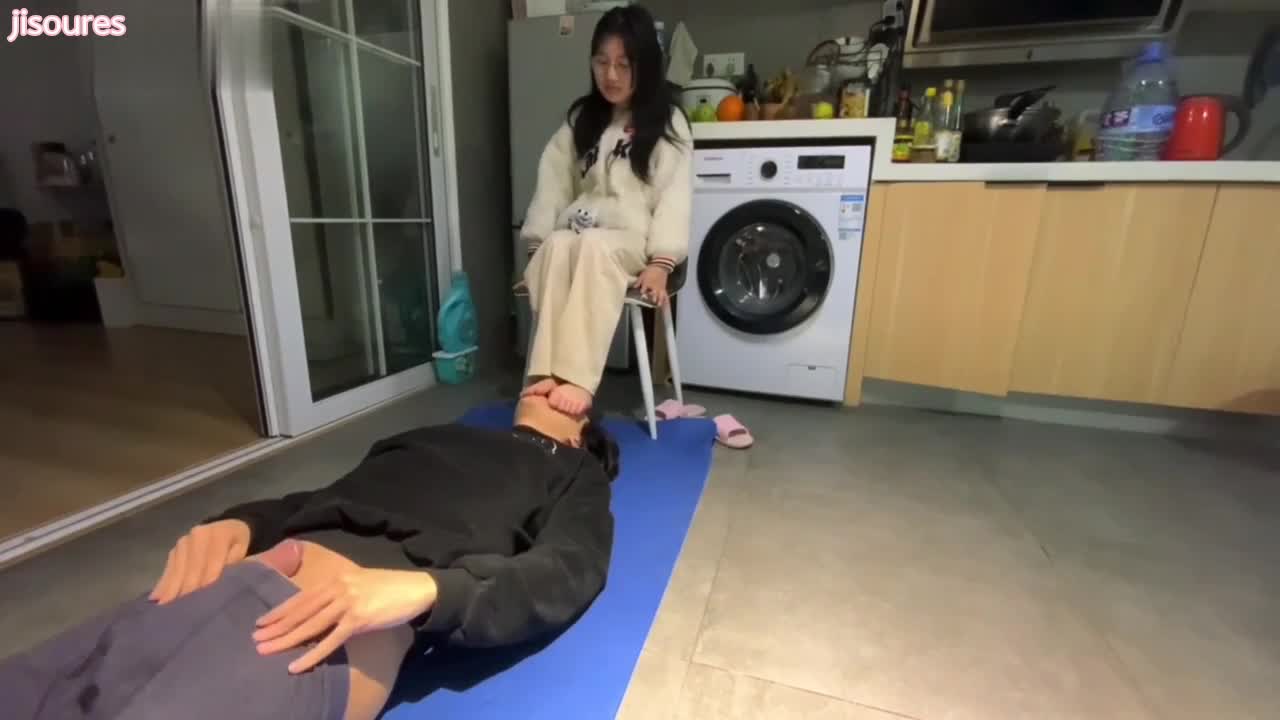 【真实探探约巨乳熟女人妻】你感觉到了吗？顶到子宫口了，亲我要高潮了【真实约拍高价购买洛丽塔少女足交】啊啊我踩死你，让你爽【真实约拍高价购买学生足交】小鲜肉喜欢被调教，足交才能射