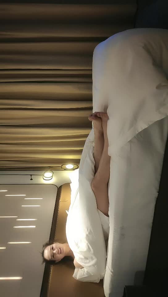 #熟女 #少妇  #骚妇 黑衣大奶少妇，休息完还要来一炮，被操的享受起来，不要停爽死我了，半天不射搞得多瘫软了