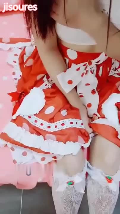 双马尾萝莉，处女洞洞，被坏大叔凿坏啦