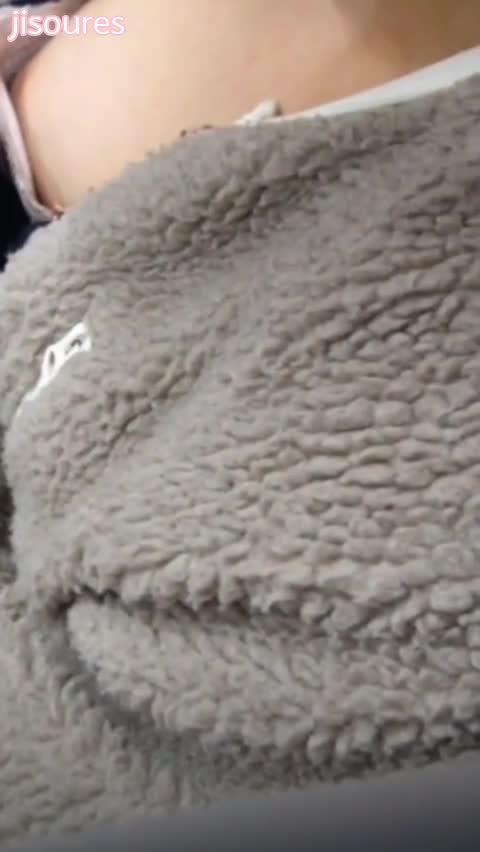 当时我在地铁上基霸已经硬成铁了 #巨乳 #美胸 #偷拍>>>进入搜索群,搜索随机触发