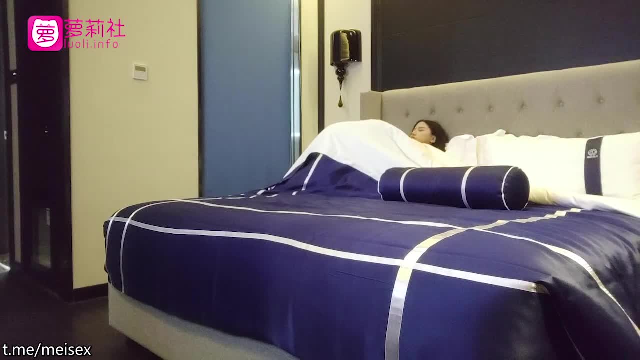 #熟女 #少妇  抱着少妇的小蛮腰深入拍打屁股小姐姐叫声销魂