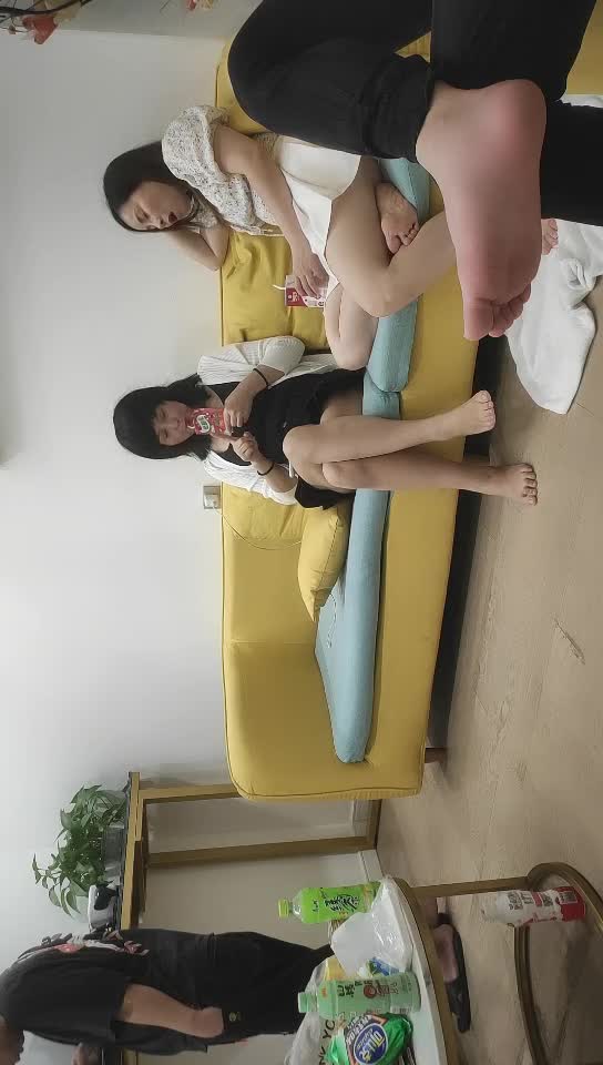 #熟女 #少妇  #换妻 熟女排列组合换着来，天天双飞淫乱，姐姐们骚气逼人，淫乱香艳