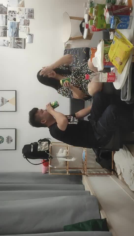 #熟女  #少妇  约熟女啪啪，舔奶调情扒掉内裤准备开操，被发现翻车操逼失败