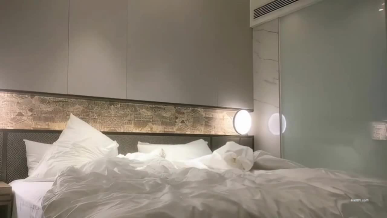 漂亮短发小姐姐 舒服就喜欢爸爸干我 啊爸爸把我操上天去 身材高挑大长腿 穿上情趣连体黑丝被小哥操的骚叫连连 口爆吃精