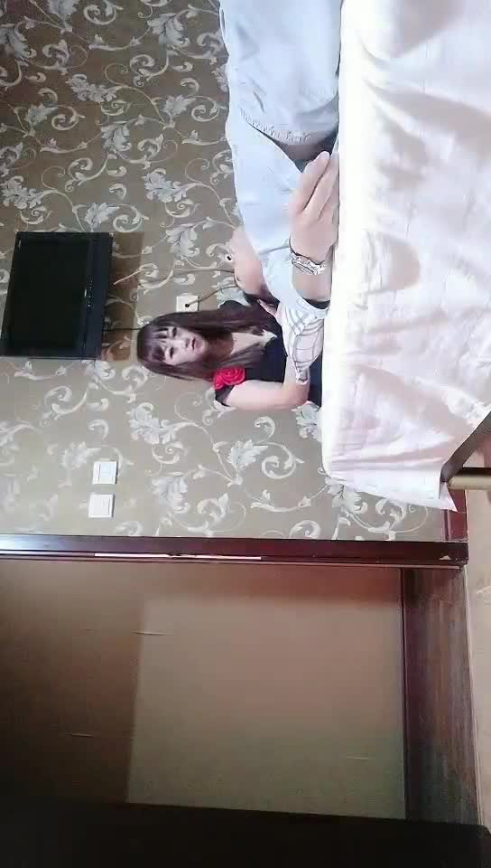 #熟女 #少妇  短发少妇边按摩揉奶子，埋头舔屌69舔逼，开档黑丝后入猛操屁股