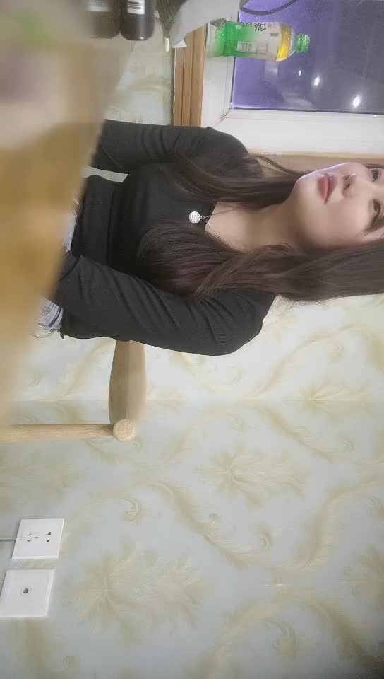 #熟女 #少妇  把小少妇带回酒店开操，肉感身材脱下牛仔裤，揉奶吸吮正入抽插，张开双腿大力猛操