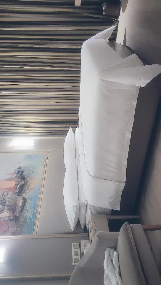 #熟女  #少妇  约肉肉熟女酒店激情啪啪，口交舔屌调情，上位骑乘抽插捏奶子，扶着腰后入抽插猛操