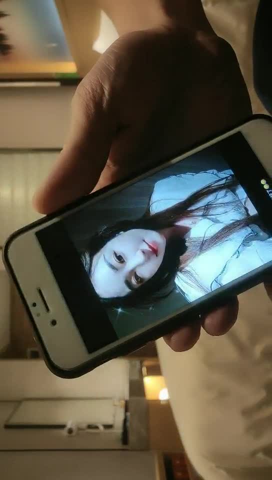 #熟女  #少妇  少妇乐开花超近距离掰穴，乳交舔屌戴套骑乘，扶着大屁股后入猛操