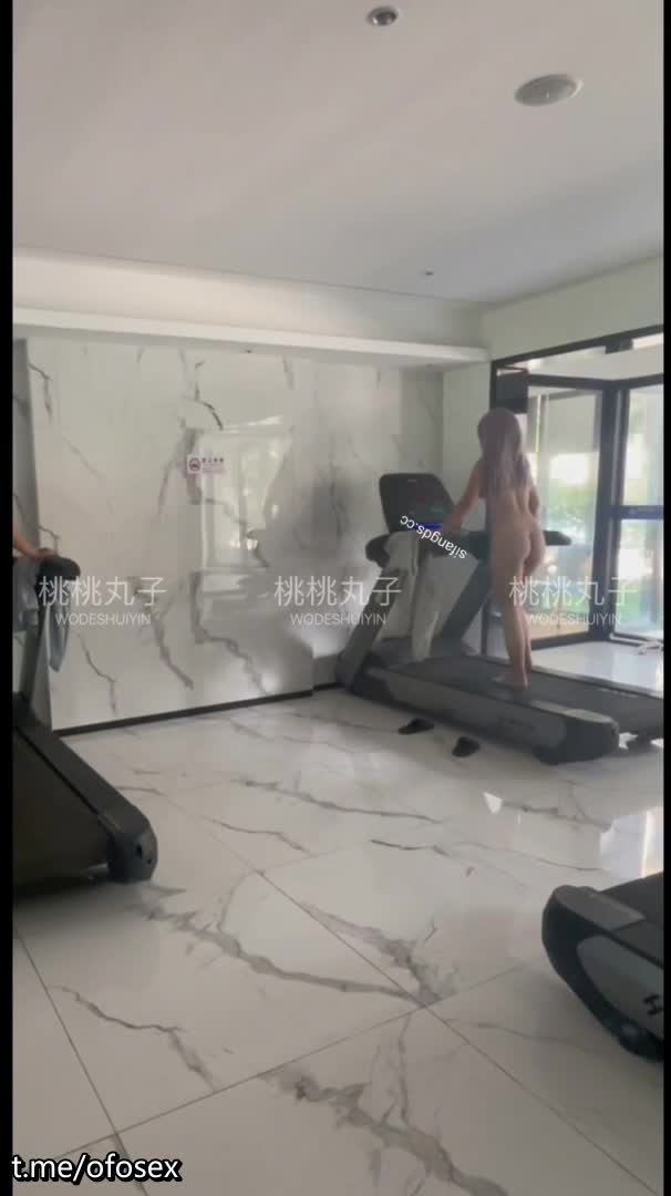 推特调教大神 查小理 新收纳的高颜值反差母狗【桃桃丸子】桃桃丸子与闺蜜健身房淫欲体验[