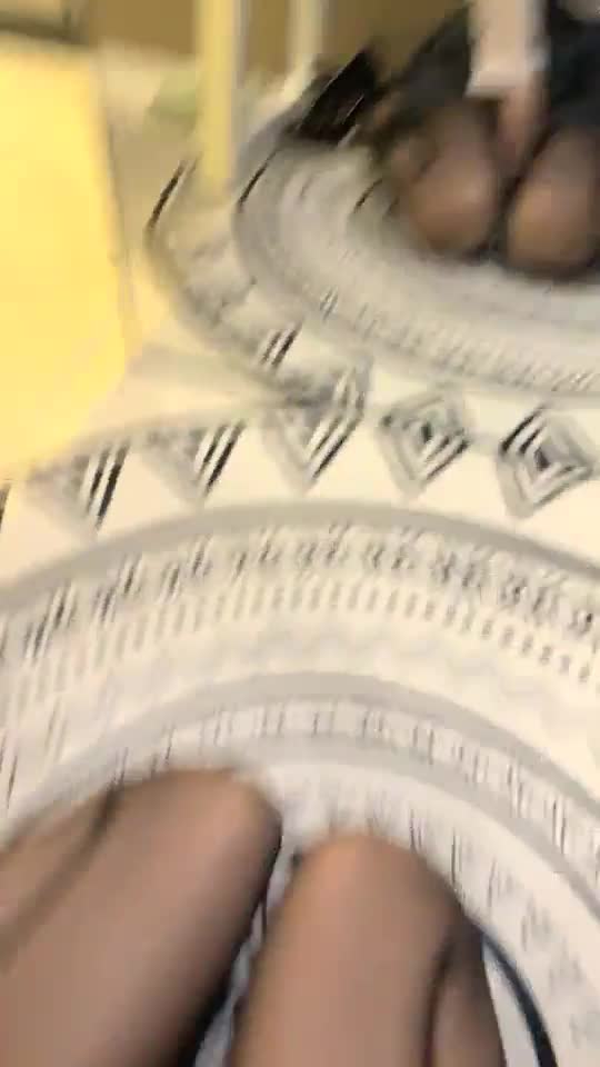 颜值不错的小姐姐, 声音又嗲嗲的, 听得哥哥硬邦邦