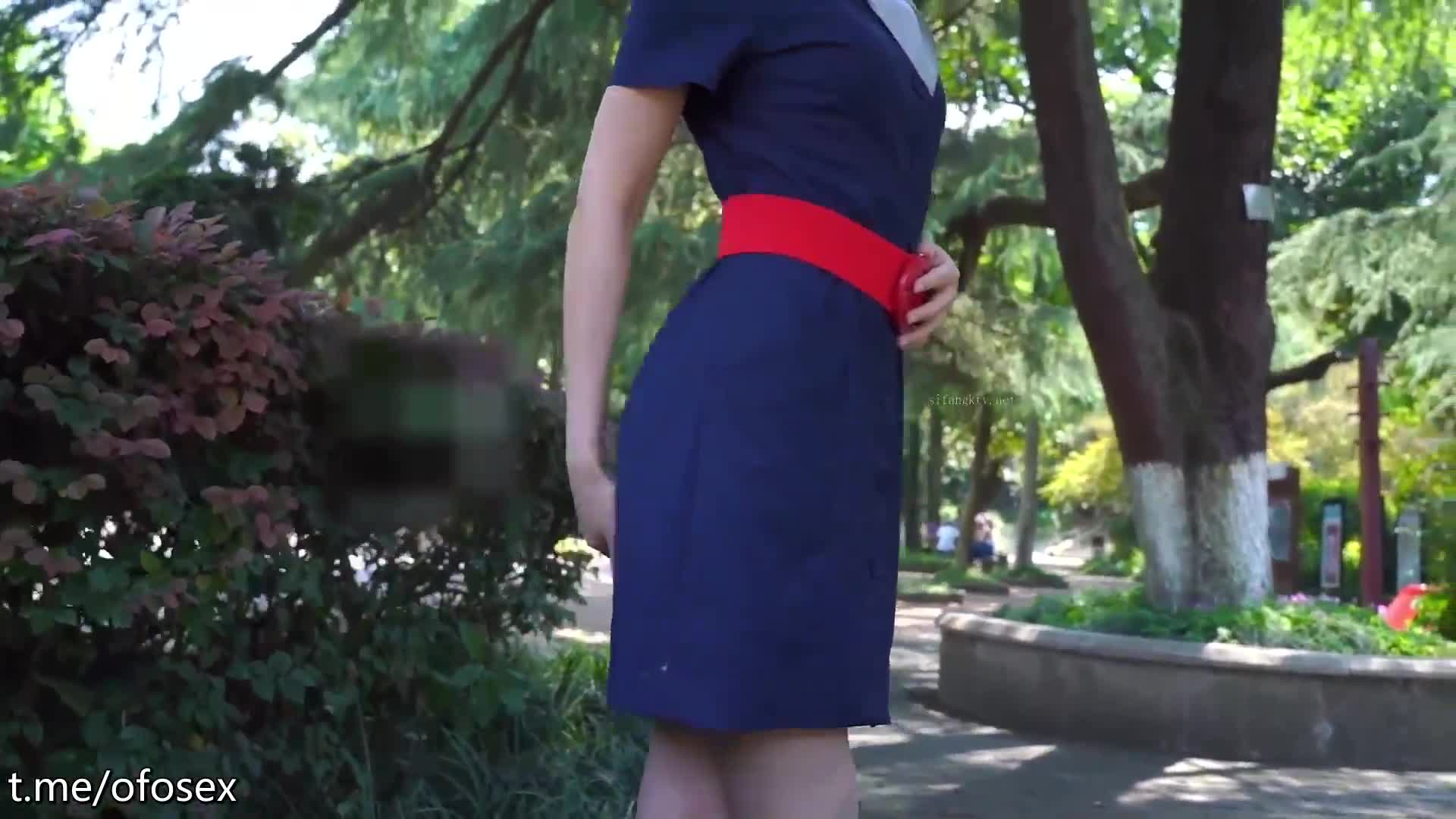 国模私拍泄密！美臀美鲍性感小姐姐【小淇】大尺度公园露出拍摄女体艺术，抚媚勾人的眼神特别想要进入征服她[
