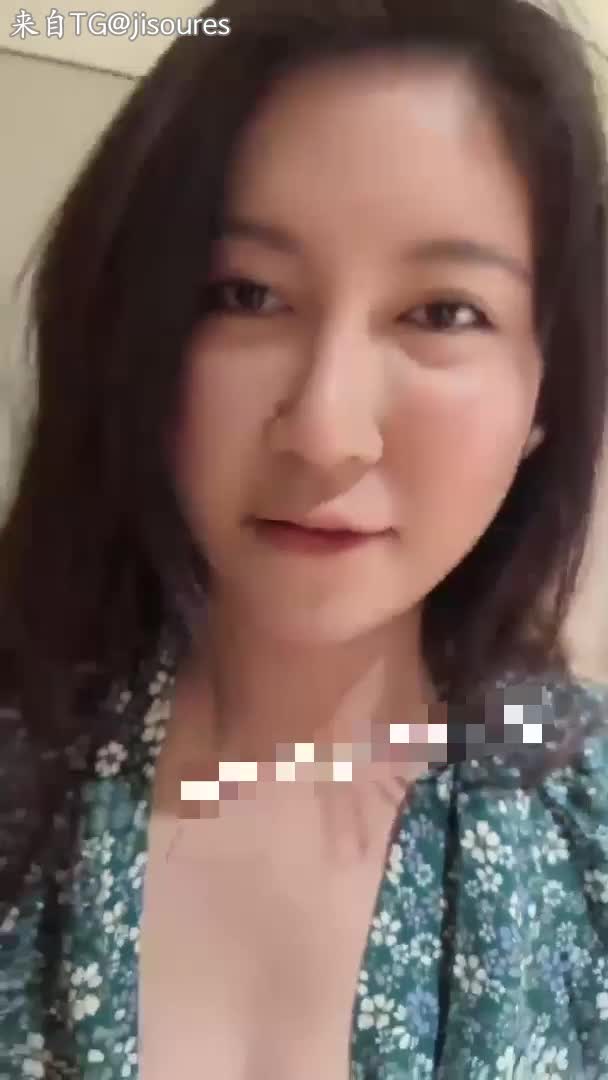 #李雅 #调教 #口爆 #丝袜 #巨乳 #多人  #舔脚 #羞辱 #猎奇官母狗训化 李雅 , F奶嫩模熟女少妇气质, 超美胸型无敌了