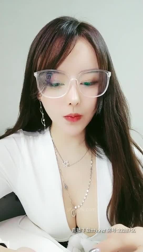#唐泽雪 #汪静 #龙婆 平台第一尤物，美臀爆乳女神前期直播视频