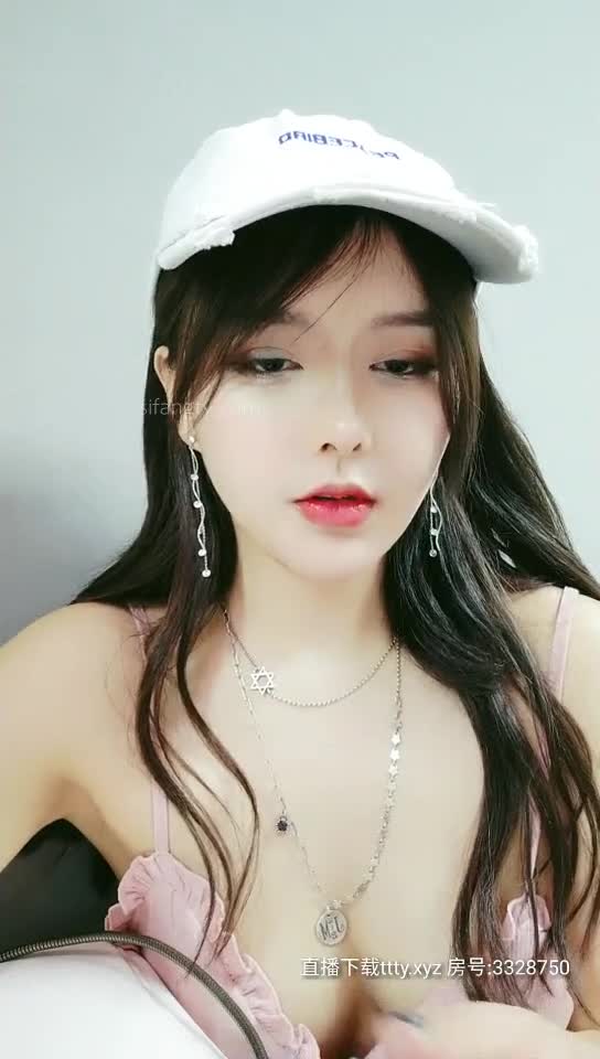 #唐泽雪 #汪静 #龙婆 平台第一尤物，美臀爆乳女神前期直播视频