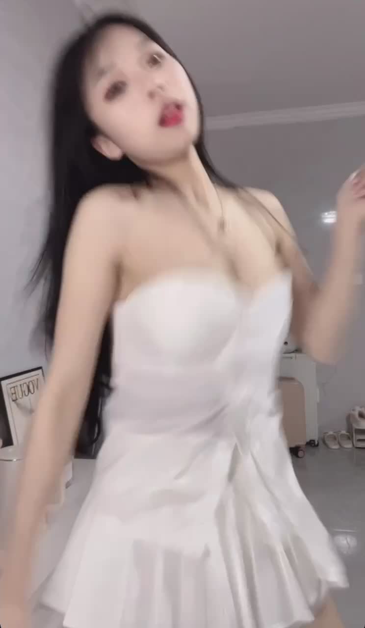 #02uiii 站在原地告白 抖音网红，抖音风热舞，身材不错（尺度不大）80部