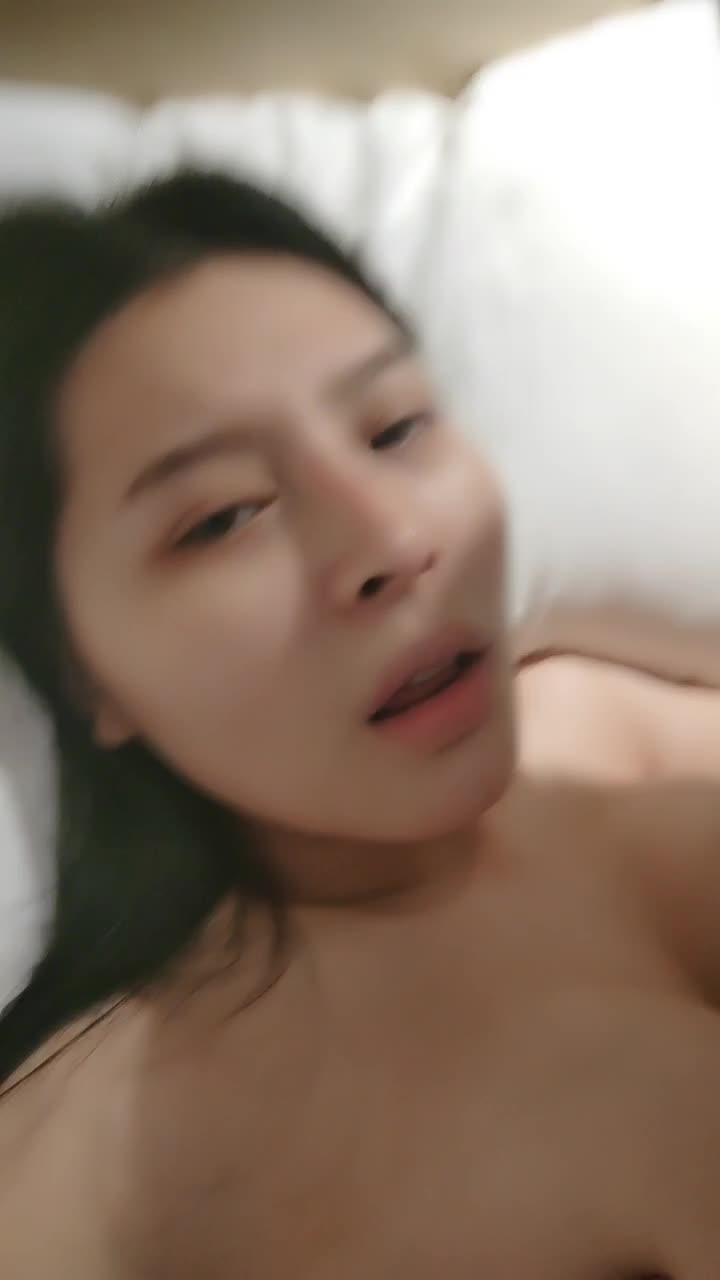 #妙龄表妹 超级巨乳波霸女主播，反差母狗一脸欲望，特别爱口交的反差少妇53部