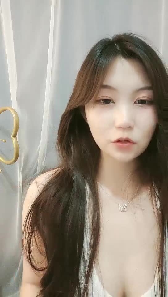 #你的女帝 半糖巨乳气质御姐，少妇母狗，大白奶主播130部