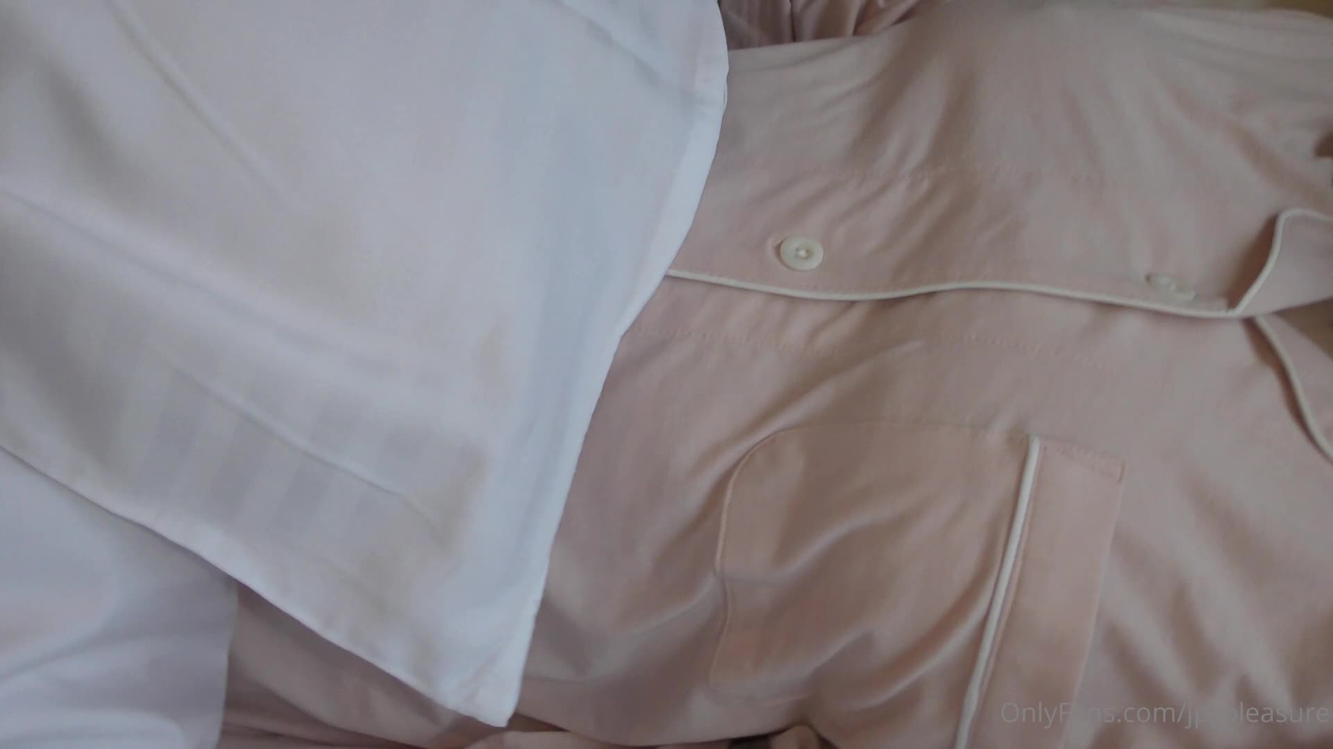 日本极品熟女淫妻痴女天花板「Pleasure Loving JP」OF露脸偷情私拍，醉酒少妇被强行插入，一脸骚样像被迷奸了