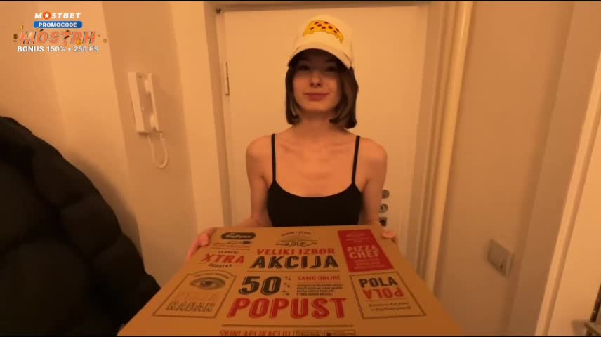 #cutiekim p站高颜值乌克兰美女，与男友居家日常性爱合集，情趣情侣做爱都要带点小剧情，公司老板与秘书，外卖员，性感女仆服务等截止2025年2月内部群共收集62部完整版