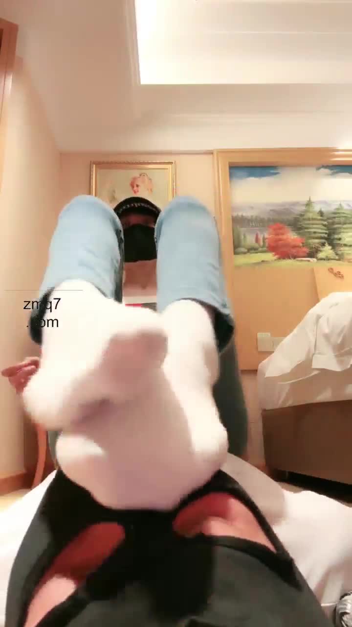 美娜格格 强迫闻