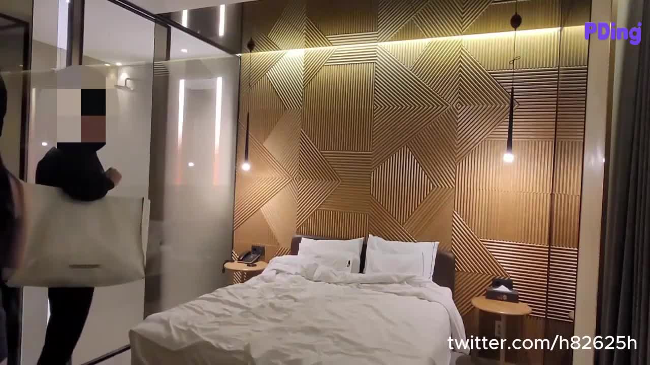 #h82625h 推特韩国顶级淫妻，反差少妇母狗,健身肥臀熟女，绿帽老公负责拍摄，勾引外卖，滴滴，按摩师等真实场景16部