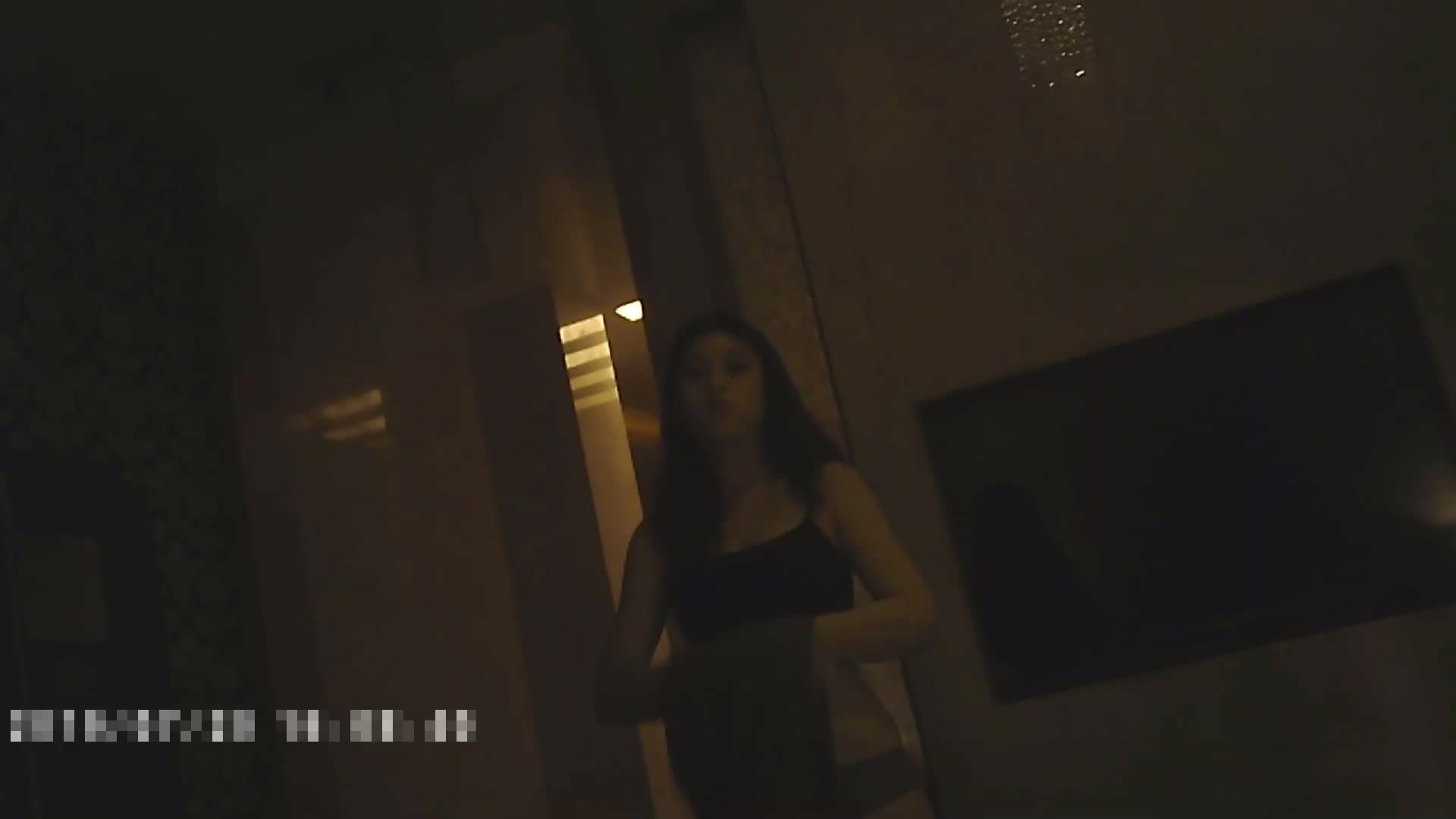 #泄密 #反差婊出演过几部戏的高颜值大眼睛美少女，酒店被潜规则