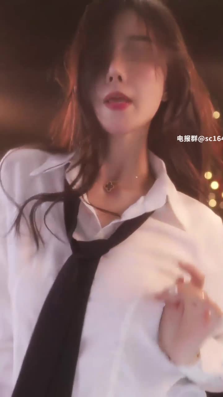 #有鱼  #反差 #高潮脸表情舞大师转战抖音，就一个字骚 合集共50个视频