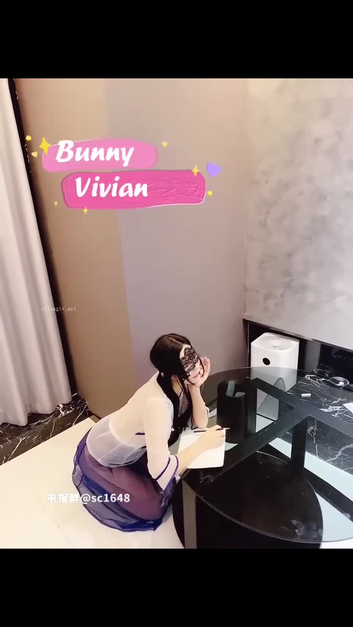 #Vivian  #反差婊 #博主真实空姐下海标杆人物，丝足美腿真想把她逼操翻合集共25个视频