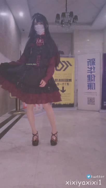 #露出 #打飞机 #男娘伪娘 #射精 @lygbl身材小小的男娘就是喜欢在外面玩弄自己的牛子，虽然玩不了几下就射奶了，但是那种刺激感是无法比拟的