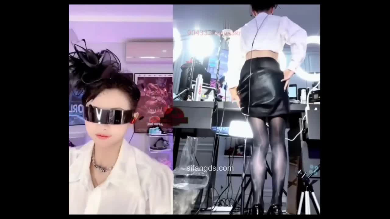 #一只霸王兽  #双视角 #反差极品舞蹈主播拉珠肛塞，大摆锤插着肛塞和拉珠跳骚舞合集共21个视频