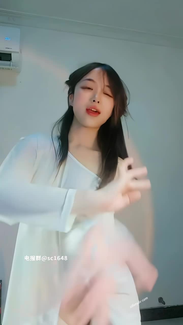#懒羊羊 #反差 #学生来自一位超纯双马尾嫩妹的裸舞，超级可爱的嫩妹合集共22个视频