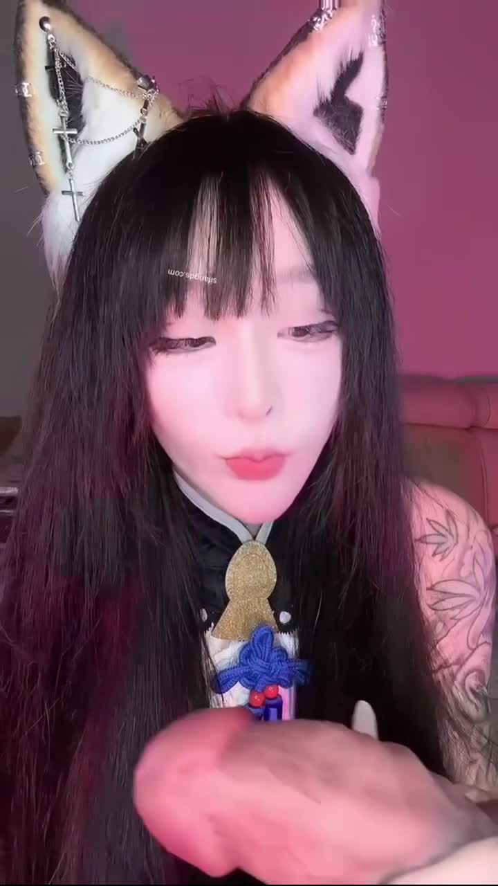 #极品泄密 #抖音 #九条南无  符文女神最新二月福利，那对傲人的双峰和蜜桃臀，纹身大美人配上蜜桃小嫩逼合集共6个视频新更