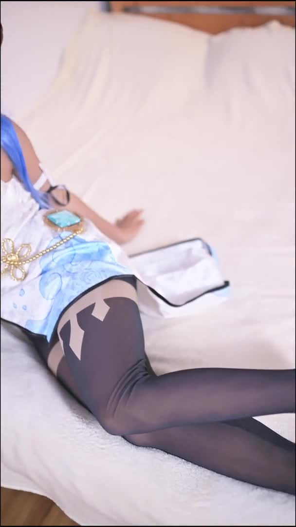 #悠悠米 #推特 #cos #厚丝袜原神 甘雨 旗袍 厚黑丝 足交 乳交 口交 啪啪