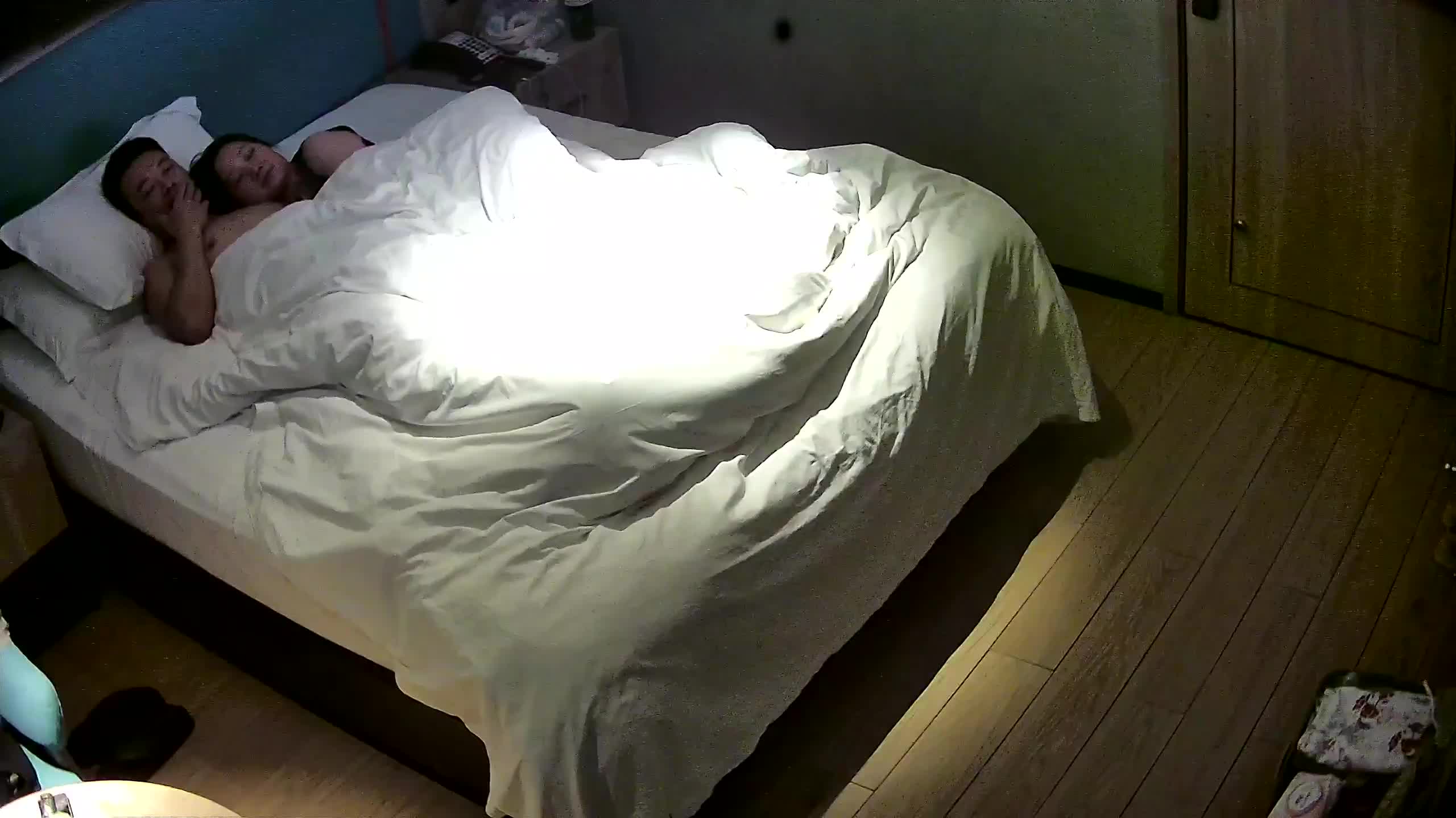 10-5新流出酒店偷拍️紫色睡衣巨乳少妇假期和单位奸夫幽会草完还没满足 #最新流出 #酒店偷拍 #偷拍 #偷窥 #抄底 #酒店 #家庭 #监控 #摄像头