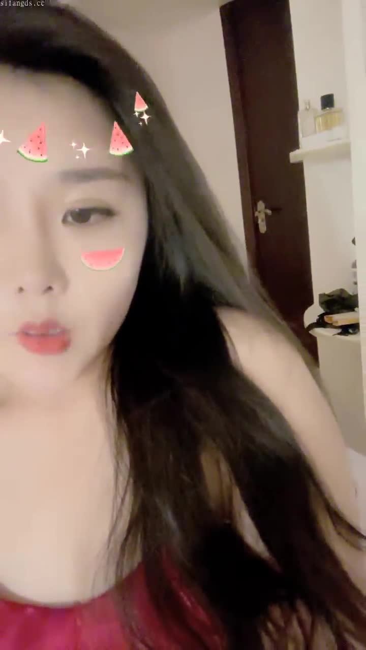 G乳尤物【臭宝呐】巨乳肥臀~跳蛋~多场无套啪~不小心内射~