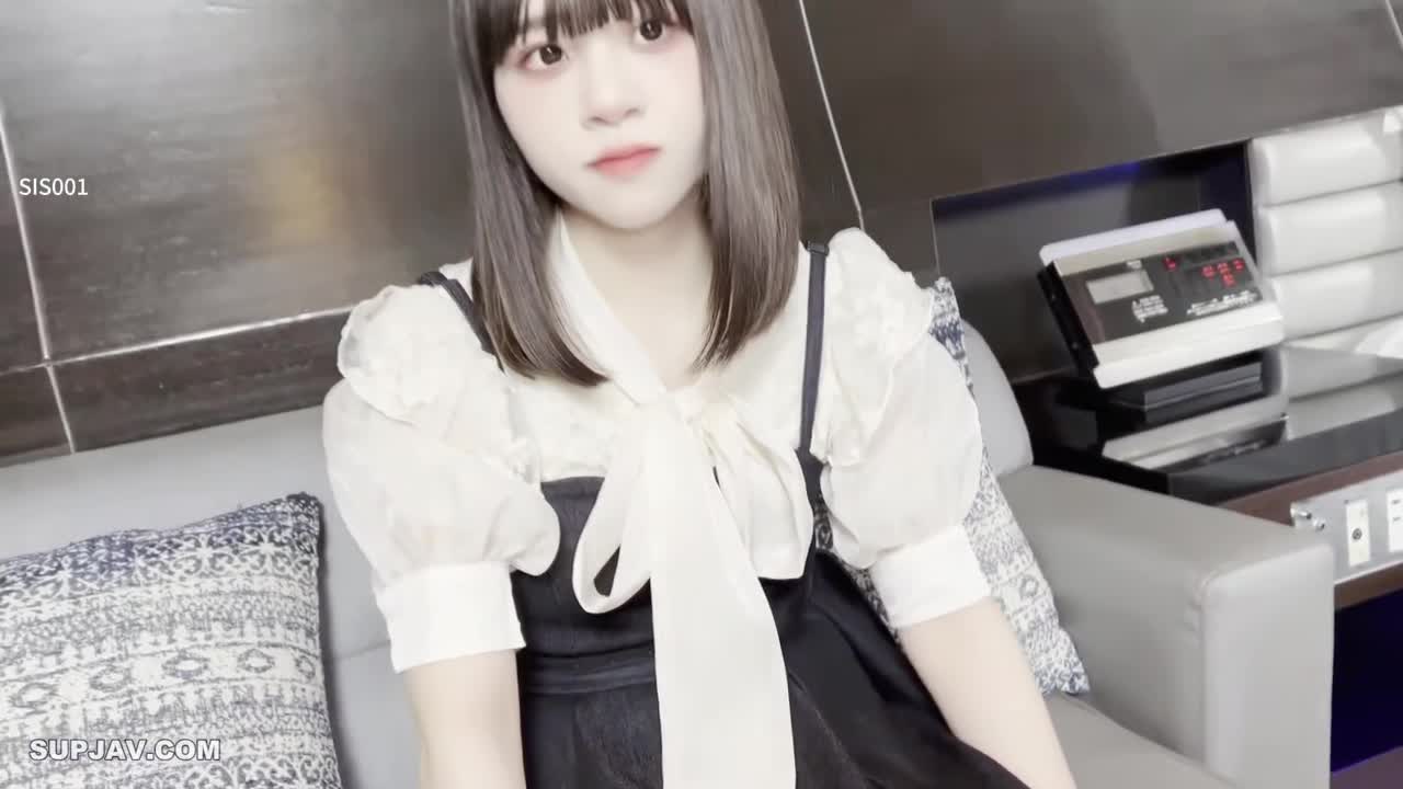 蠢萌蠢萌的可爱萝莉！【天然一线馒头嫩逼】被大叔蹂躏了大半个小时，终于内射了！呆萌萝莉全程很难受的样子 #萝莉 #一线天 #馒头逼 #内射