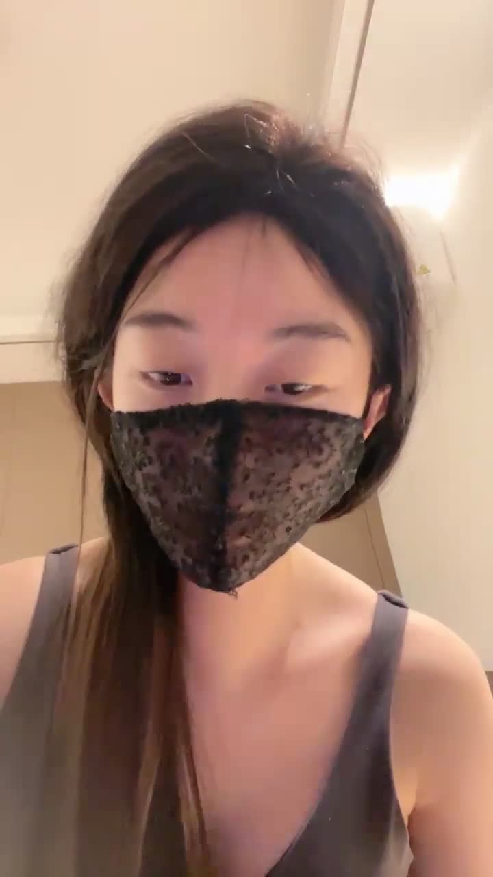 爆乳车模~道具自慰超级骚 留白浆高潮 沾得假屌上全是白浆作者：#00后的模特菲诗标签：#自慰 #直播 #大奶 #淫语 奶型挺好@biefeng55