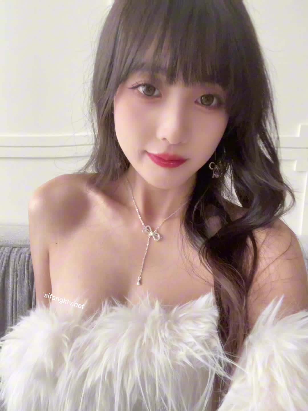 #林星阑 #秀人网顶级女模私拍！颜值巅峰秀人网绝美人气女神【林星阑】真空肉丝，性感蕾丝透明丁字裤透鲍凸点
