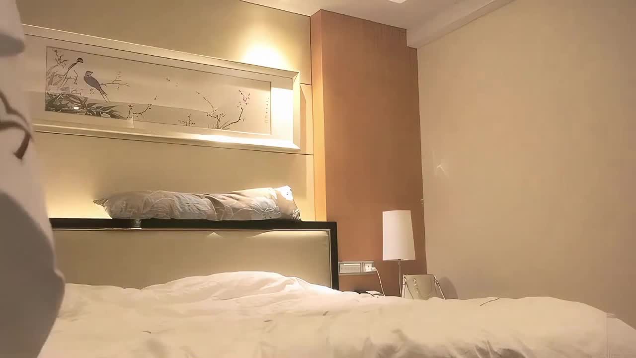 好舒服你好厉害 好多水屁屁都湿了 身材高挑大长腿 小娇乳小嫩穴 被小哥狂怼 最后口爆#口爆  #淫语