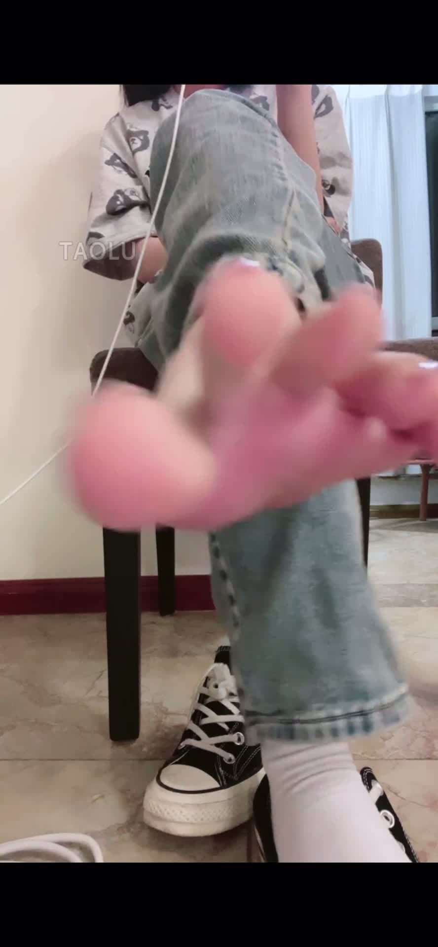#套路直播 #吃一口甜心 #梨花诗主播 御姐 足控 红绿灯