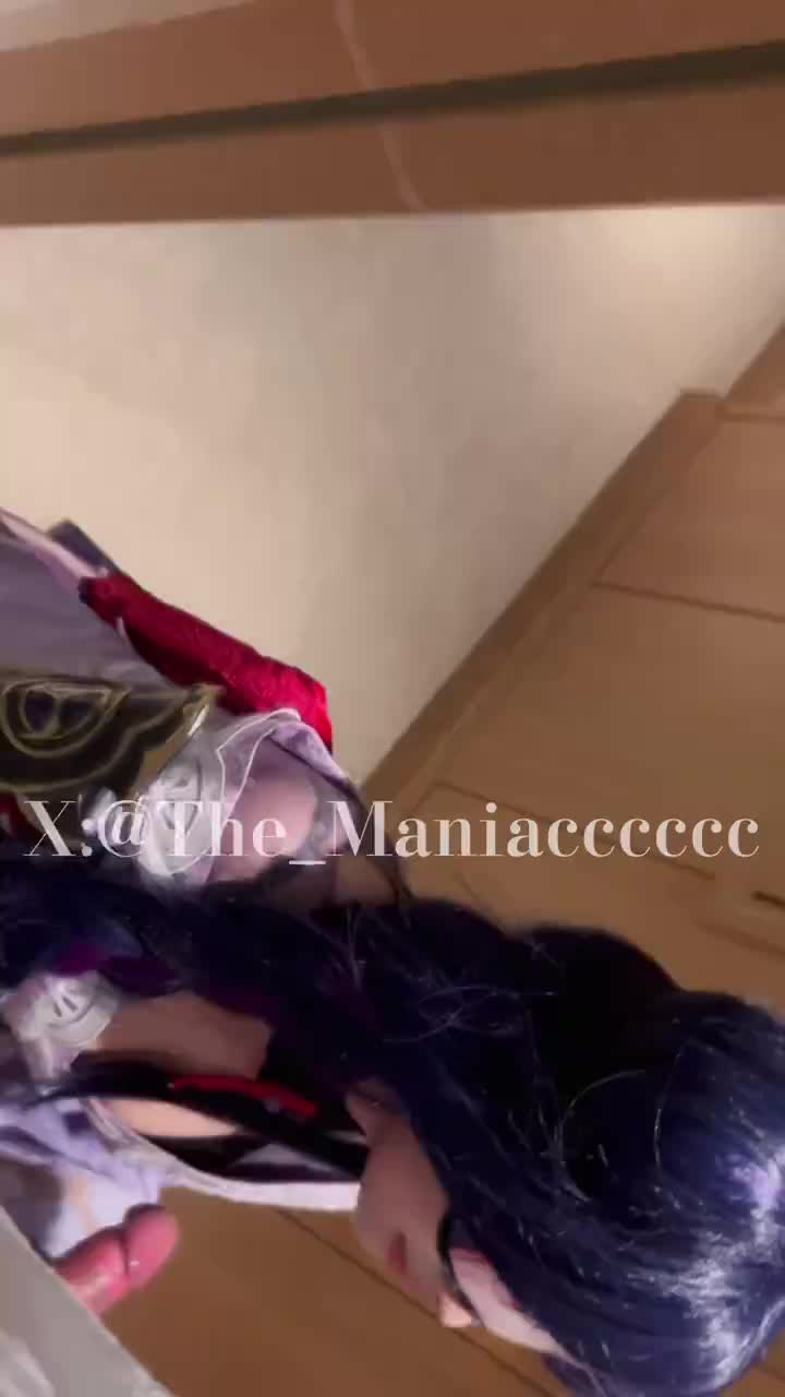 专操极品COS大神合集2『Maniacccccc』游戏里楚楚动人的原神荧竟然趴在椅子上被后入 蹂躏荧妹的身体到底有多爽#荧妹  #Maniacccccc  #COS  #后入